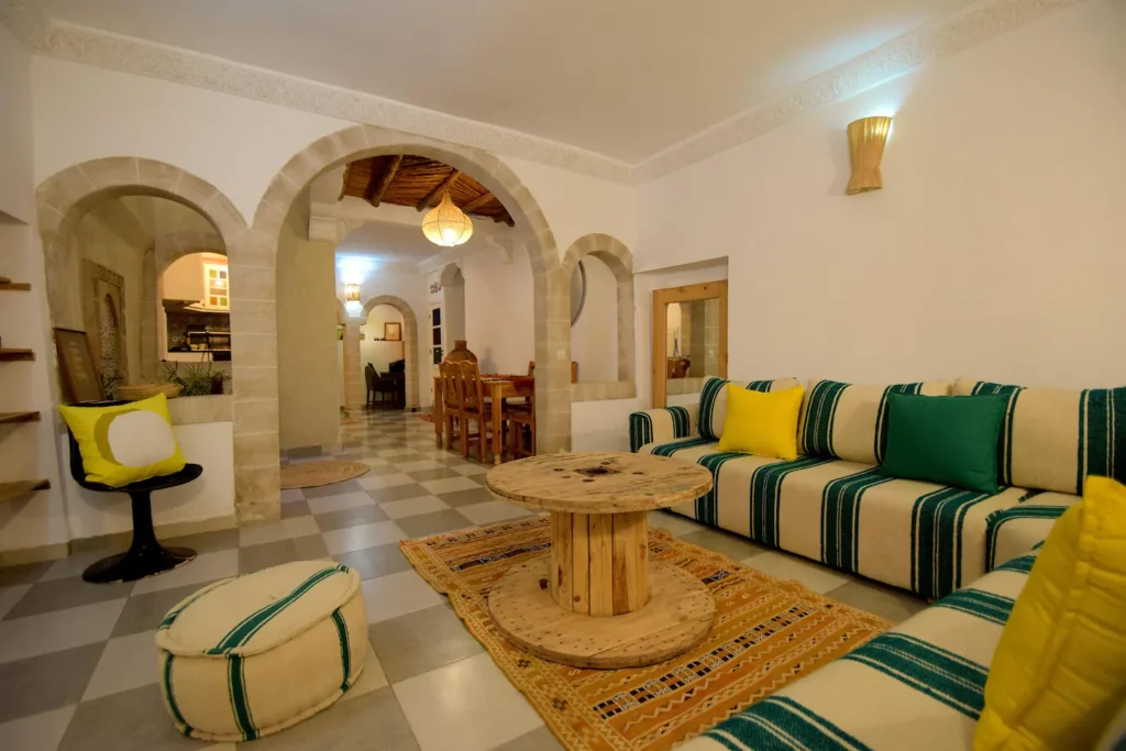 Riad de charme avec rooftop – 2 ch. (4 pers.) et médina