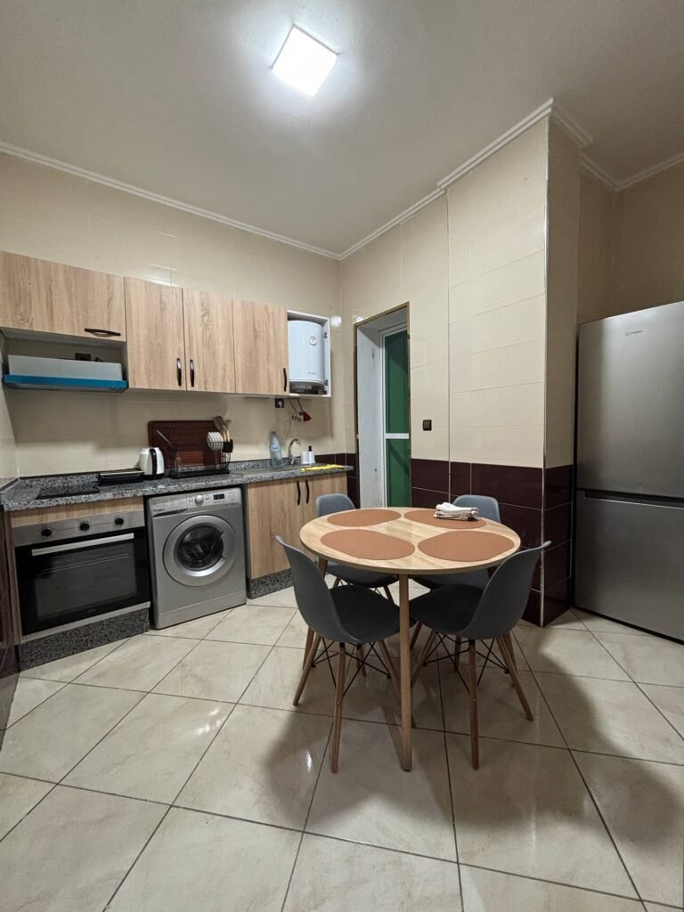 Charmant appart proche aéroport – Appartements à louer à Pachalik de Gueznaia,