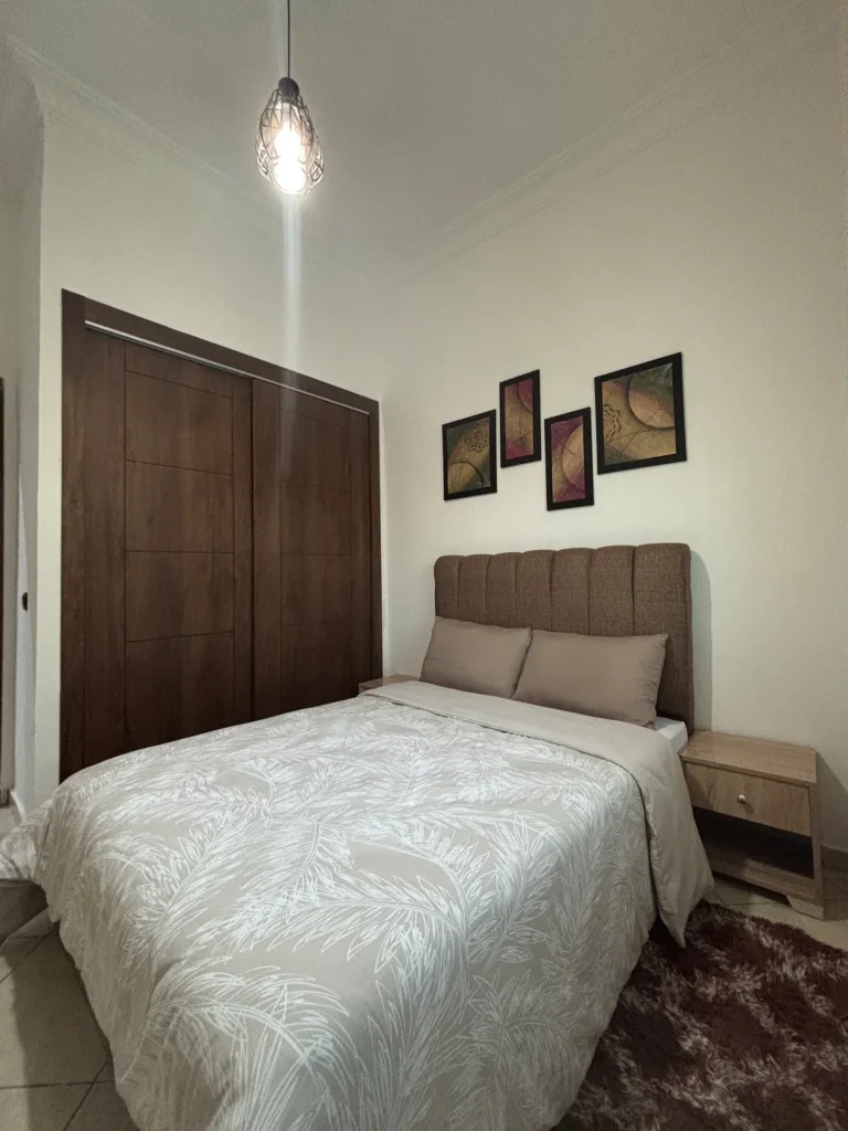Charmant appart proche aéroport – Appartements à louer à Pachalik de Gueznaia,