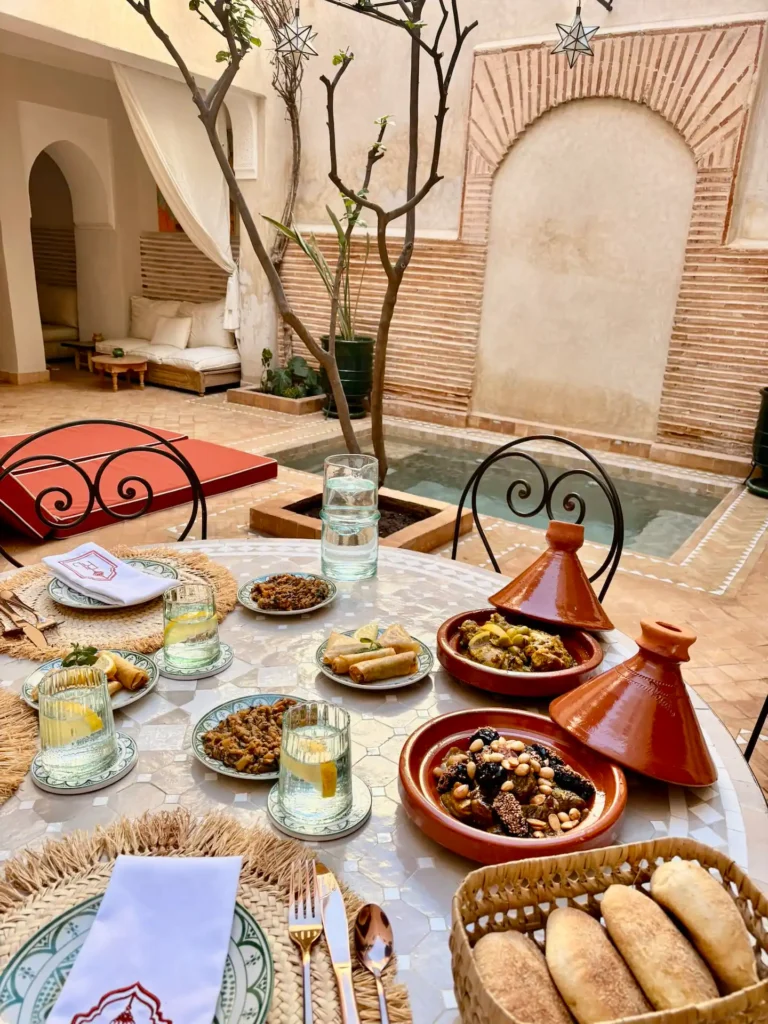Riad Privé avec Piscine & Rooftop – Médina – Riads à louer à Marrakech