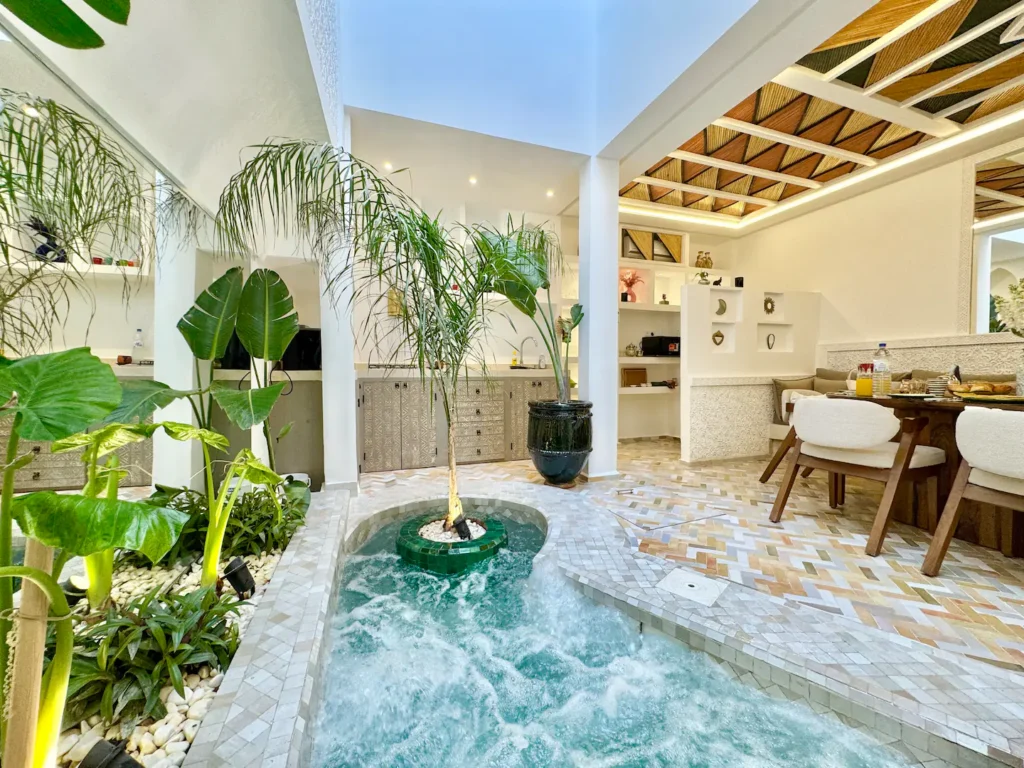 Oasis Riad Marisol – Piscine & petit-déj