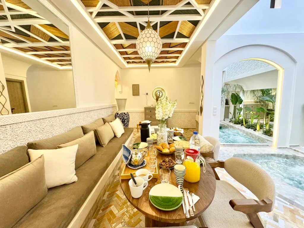 Oasis Riad Marisol – Piscine & petit-déj